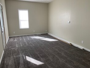 131 E South St in Hastings, NE - Building Photo - Building Photo