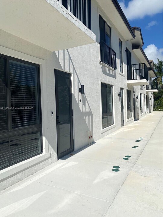 24940 SW 134th Ave in Homestead, FL - Building Photo