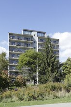 Landmark Apartments in Toronto, ON - Building Photo - Building Photo