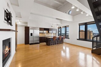 915 Olive St in St. Louis, MO - Building Photo - Building Photo