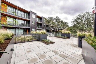 900 S 1st St in Austin, TX - Building Photo - Building Photo
