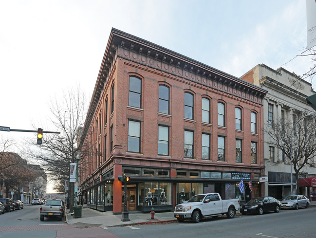 Keenan Building in Troy, NY - Foto de edificio - Building Photo