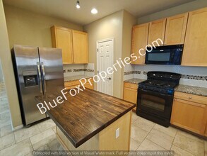 8012 E Cabinet St in Tucson, AZ - Foto de edificio - Building Photo