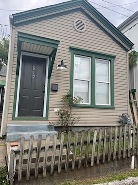 817 Shelby Pkwy in Louisville, KY - Building Photo