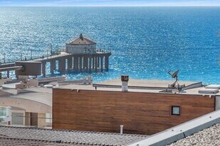 1310 Manhattan Ave in Manhattan Beach, CA - Building Photo
