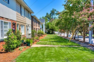 Summerville Campus Apartments-Student Housing