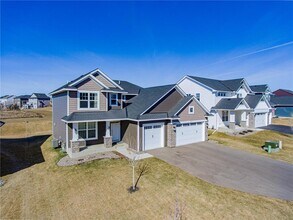 1582 Edgebrook Ln in Carver, MN - Building Photo - Building Photo