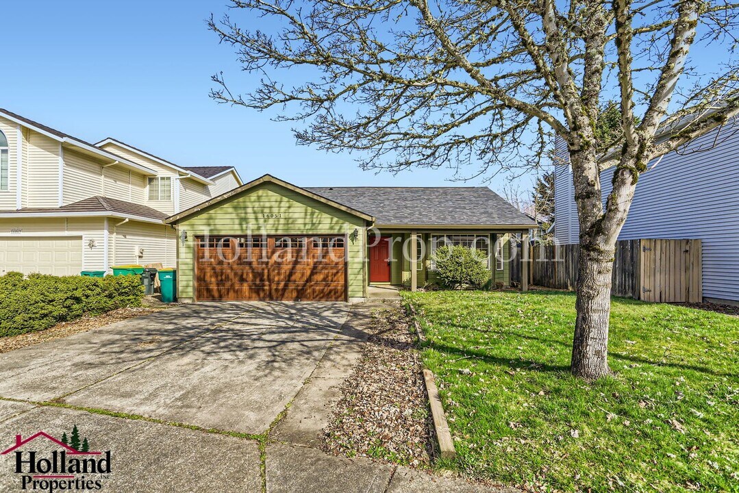 16051 SW Rockrose Ln in Tigard, OR - Foto de edificio