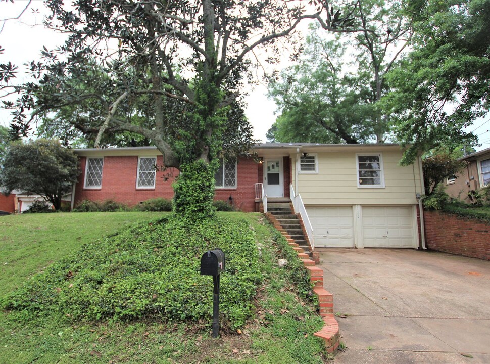 1210 Graham Dr in Tyler, TX - Building Photo