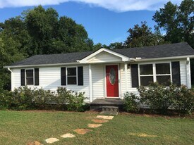 114 Morrison St in Watkinsville, GA - Building Photo