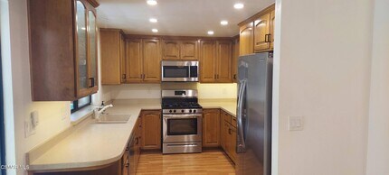 6050 Gitana Ave in Camarillo, CA - Building Photo - Building Photo