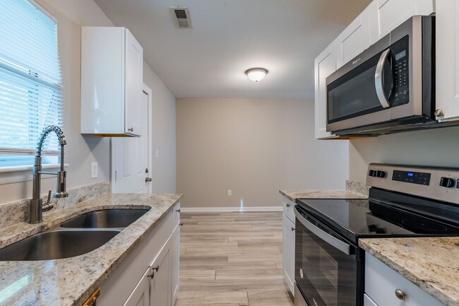 614 Hilltop Dr in Raleigh, NC - Building Photo - Building Photo