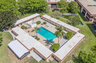 205 Palmetto Ave, Unit 306 in Merritt Island, FL - Building Photo