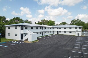 1301 Emerald Terrace in Fort Pierce, FL - Building Photo