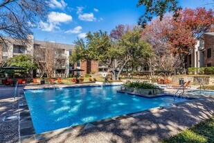 2000 Cedar Bend Dr, Unit 10305 in Austin, TX - Building Photo
