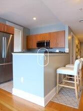 2009 Commonwealth Ave in Boston, MA - Building Photo - Building Photo