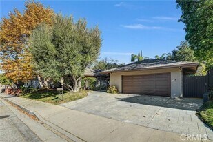 4532 Topanga Canyon Blvd in Los Angeles, CA - Building Photo
