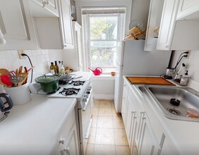 1 Gray St, Unit 4 in Cambridge, MA - Foto de edificio - Building Photo