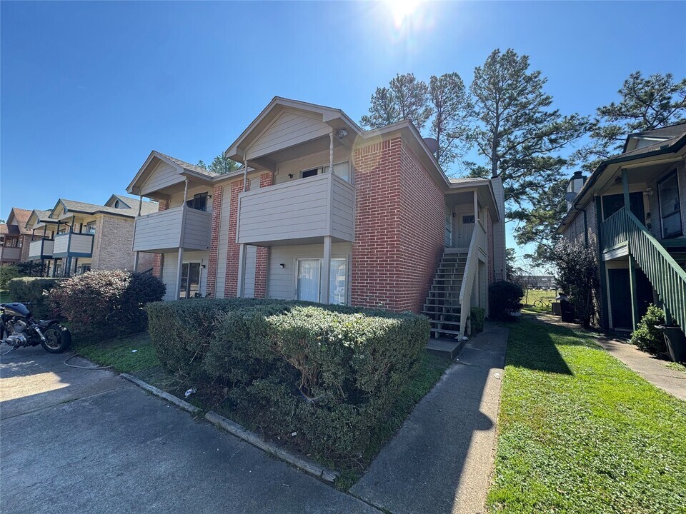 13611 Ravensway Dr in Cypress, TX - Building Photo