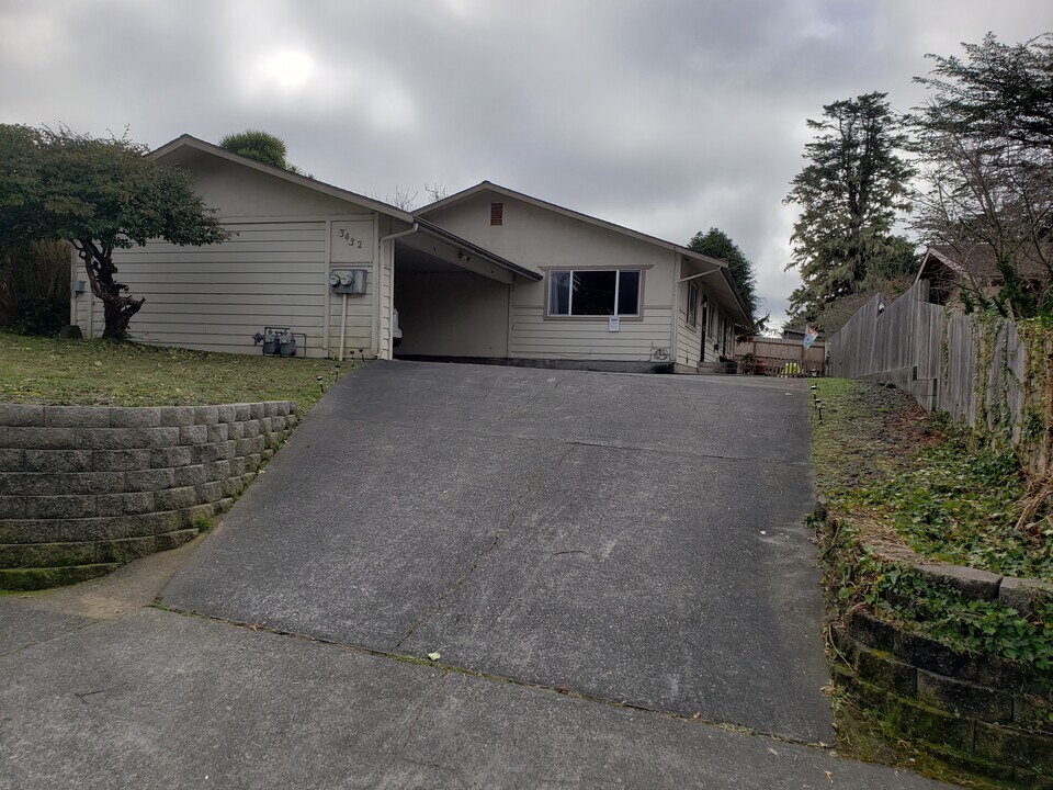 3432 Park St, Unit A in Eureka, CA - Building Photo
