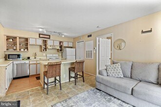 3304 Wyndham Cir in Alexandria, VA - Building Photo - Building Photo