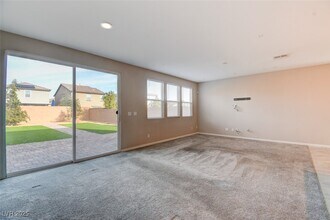 8356 Carmentis Ave in Las Vegas, NV - Building Photo - Building Photo
