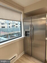 7 N Christopher Columbus Blvd in Philadelphia, PA - Building Photo - Building Photo