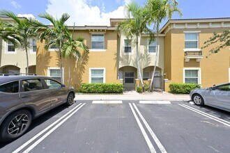 297 Lake Monterey Cir in Boynton Beach, FL - Building Photo - Building Photo