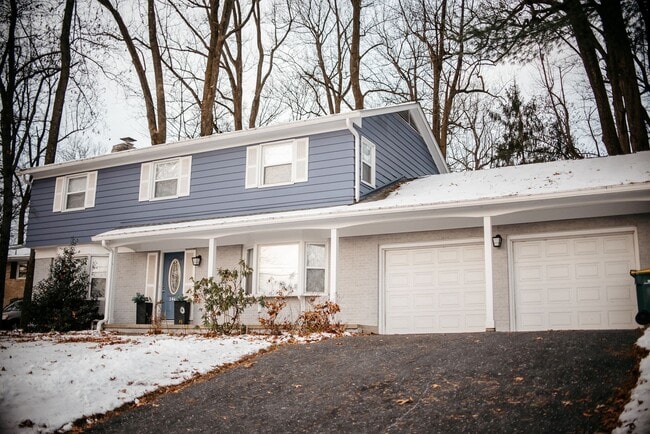 1449 Jill Dr in Hummelstown, PA - Building Photo - Building Photo