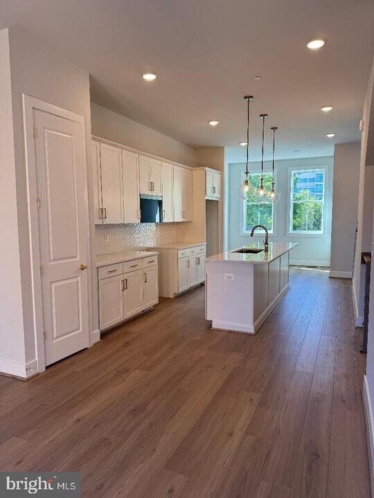5869 Josiah Henson Pkwy in Rockville, MD - Building Photo