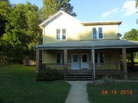 6 Woodlawn St in Crafton, PA - Building Photo