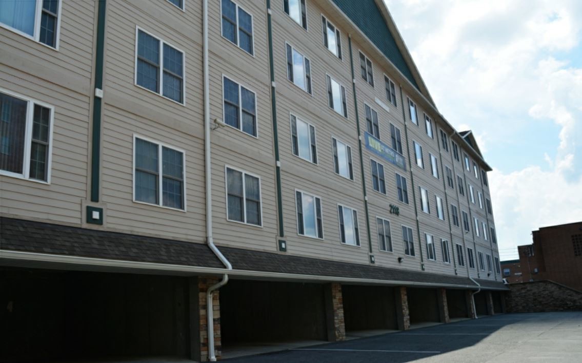 Glenlock Apartments in Morgantown, WV - Building Photo