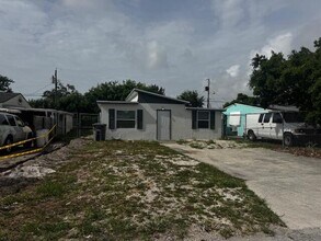1214 Highview Rd in Lantana, FL - Building Photo - Building Photo