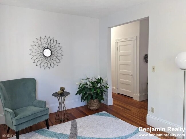 7 Washburn Ter, Unit 3