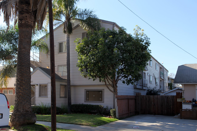 1025 Bennett Ave in Long Beach, CA - Building Photo - Building Photo