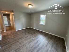 105 E 3rd St in Fulton, MO - Building Photo - Building Photo