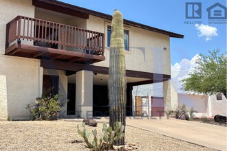 15604 E Mustang Dr in Fountain Hills, AZ - Foto de edificio - Building Photo