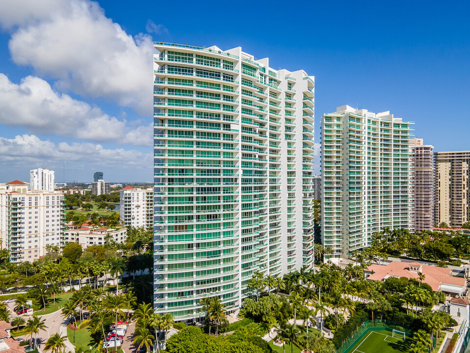 Porto Vita North in Aventura, FL - Building Photo