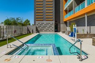 The Clayton on 2nd in Scottsdale, AZ - Building Photo