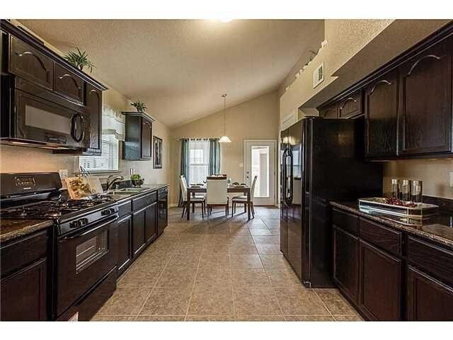 14235 Russ Leach Ave in El Paso, TX - Building Photo - Building Photo