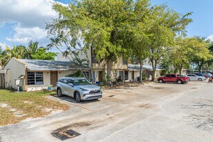 4138-4153 SW 61st Ave in Davie, FL - Building Photo