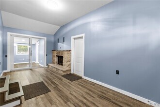 105 Cooper Ave in Yorkville, NY - Building Photo - Building Photo