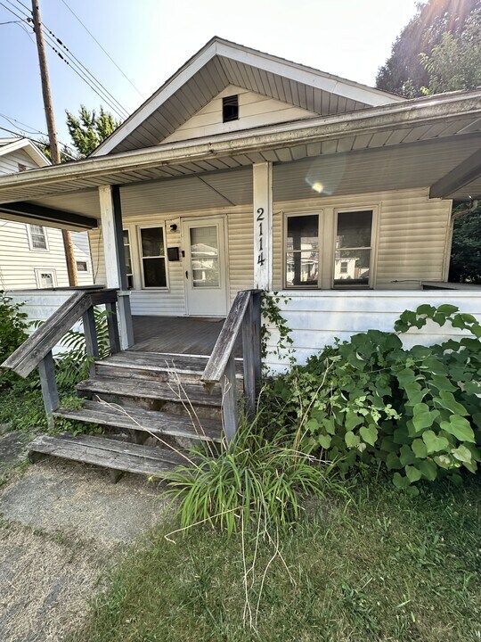 2114 High St in South Bend, IN - Building Photo