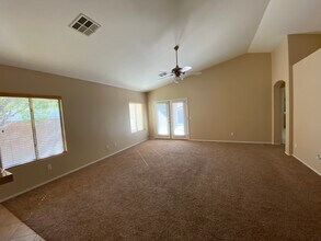 13433 W Watson Ln in Surprise, AZ - Foto de edificio - Building Photo