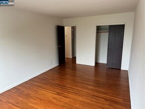 102 Bellgrove Dr in Mahwah, NJ - Building Photo - Building Photo
