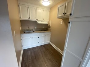 7466 Rosemead in Pico Rivera, CA - Foto de edificio - Building Photo