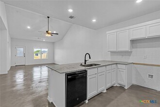 907 Smoke Tree Ln, Unit 3 in Killeen, TX - Building Photo - Building Photo