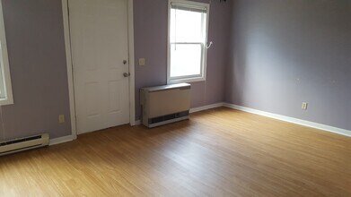 128 Mayo Rd, Unit F in Hampden, ME - Building Photo - Building Photo