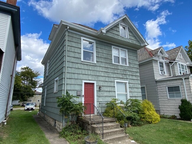 property at 406 E 17th Ave