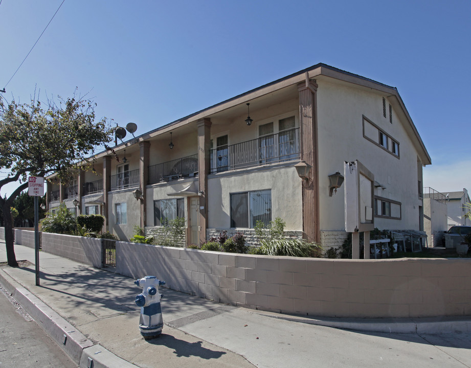 11231 Euclid St in Garden Grove, CA - Building Photo